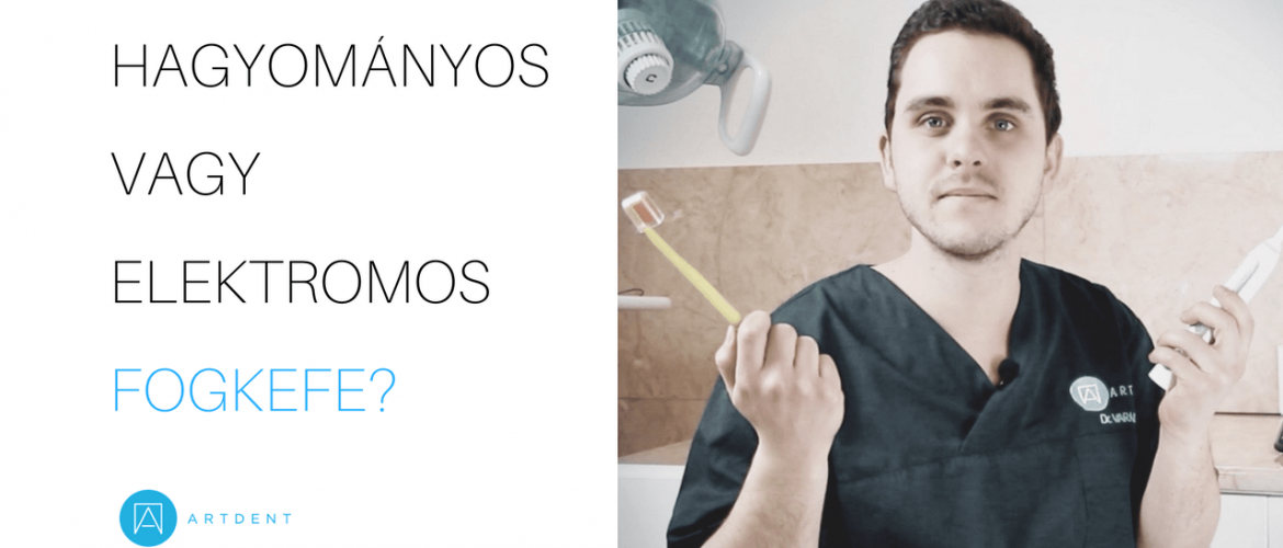 Képen Dr. Varajti Artúr, aki egy hagyomány és egy elektromos fogkefét tart a kezében.