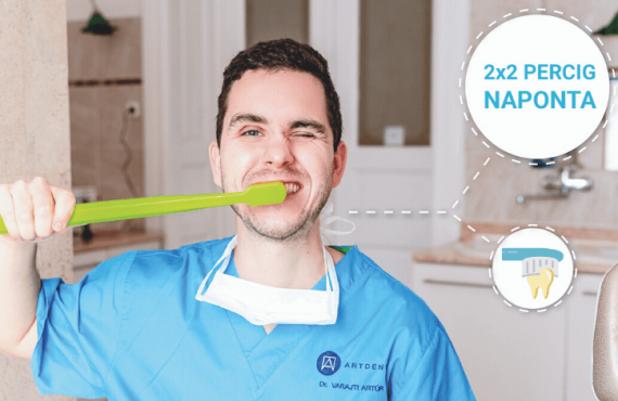 Dr. Varajti Artúr fogmosás közben a budapesti fogászati rendelőben.