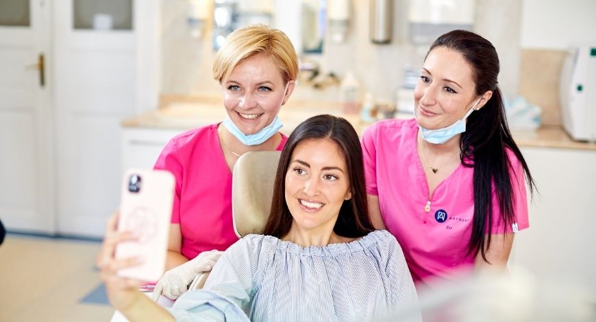 Minden, amit tudni szeretne a láthatatlan fogszabályozásról az Artdent Fogászattól!