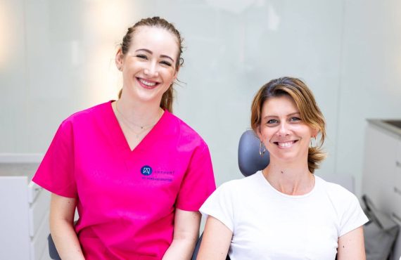 Dr. Pázmándi Patricia fogorvos konzultáció után.