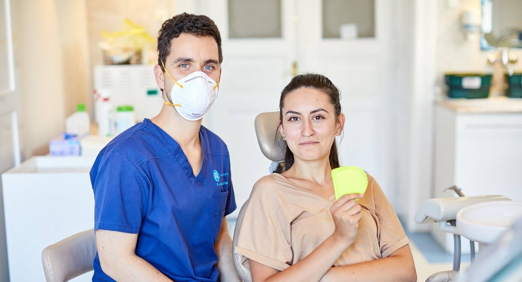 Dr. Varajti Artúr egyik páciensével.